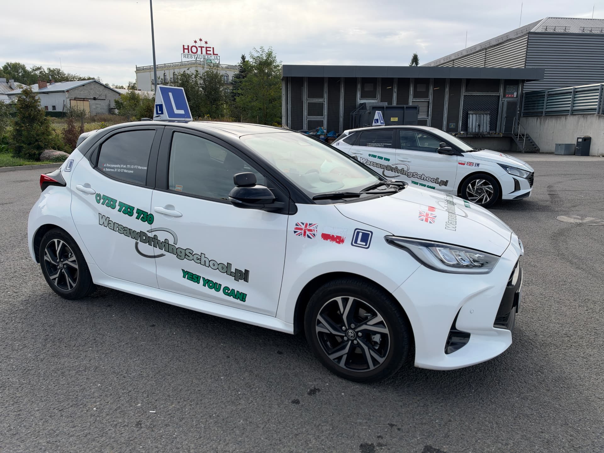 Auta szkoleniowe Warsaw Driving School — Hyundai i20 i Suzuki Swift